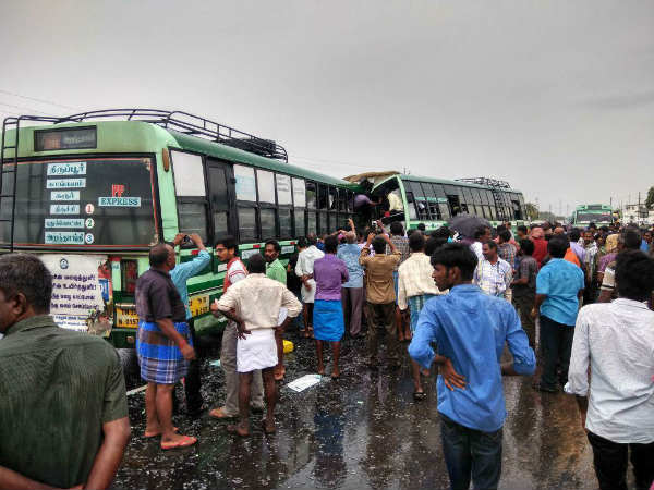 35 injured 2 government buses collide 35 injured 2 government buses collide