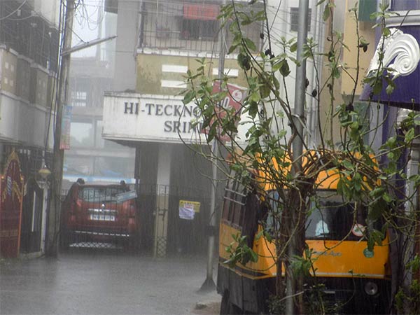 Again rain starts in Chennai Again rain starts in Chennai
