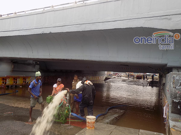 Rain water recedes in many parts of Chennai Rain water recedes in many parts of Chennai