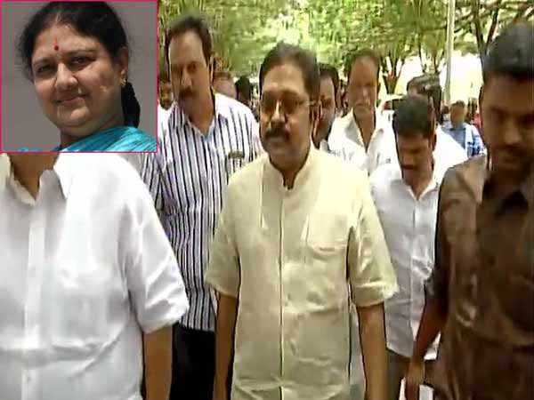 Dinakaran meets Sasikala in Bengaluru jail Dinakaran meets Sasikala in Bengaluru jail