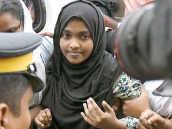என் கணவரை சந்திக்க வேண்டும்.. சேலத்தில் அவரை சந்திப்பேன் என நம்புகிறேன்.. ஹதியா! 
