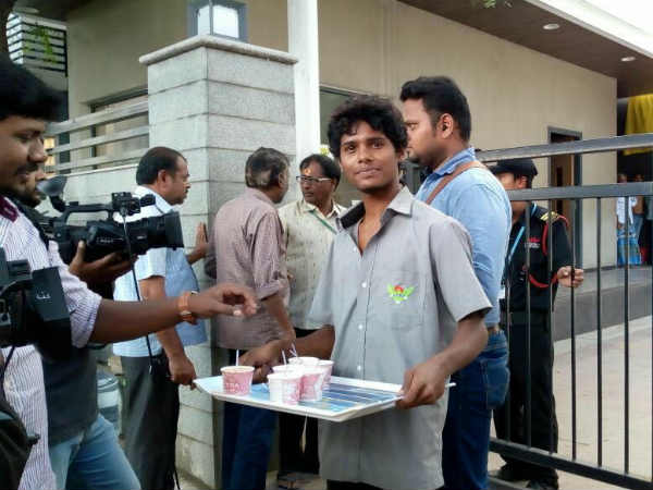 Jaya TV office distribute tea and coffee for journalist Jaya TV office distribute tea and coffee for journalist