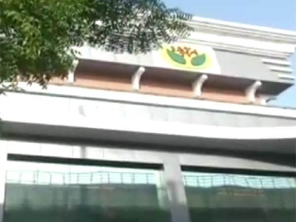 IT raids continue at 5 places at Chennai IT raids continue at 5 places at Chennai