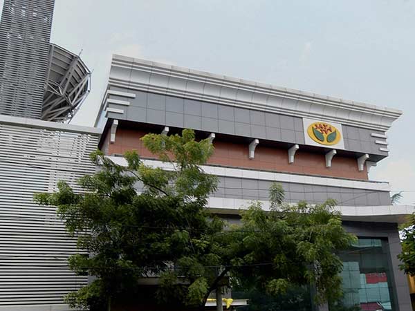 JayaTV General Manager Natarajan has appeared in the Chennai Income Tax Office JayaTV General Manager Natarajan has appeared in the Chennai Income Tax Office