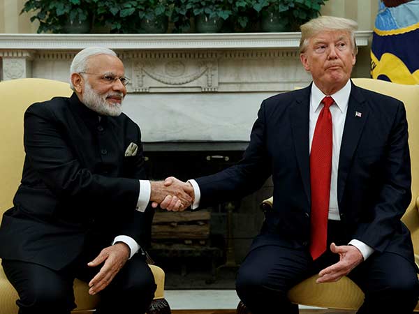 PM Narendra Modi travels to Philippines for ASEAN Summit PM Narendra Modi travels to Philippines for ASEAN Summit