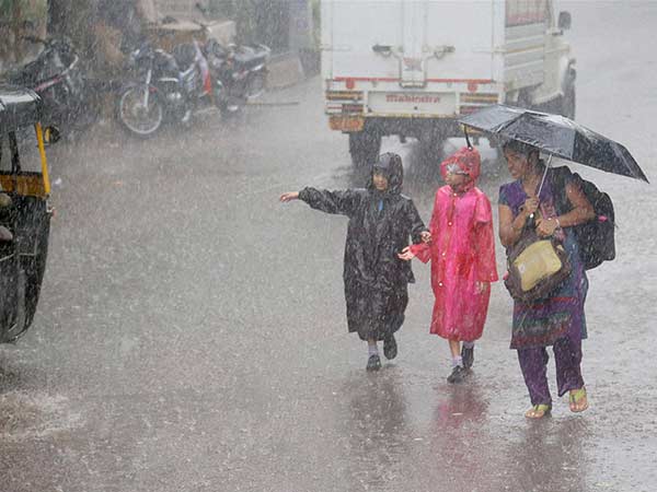 Due to heavy rain holiday announced for schools in 2 Districts Due to heavy rain holiday announced for schools in 2 Districts