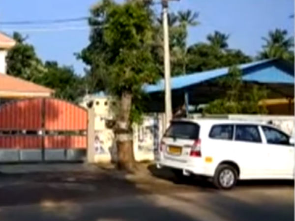 IT raids in 20 places including Jaya TV, Vivek house IT raids in 20 places including Jaya TV, Vivek house