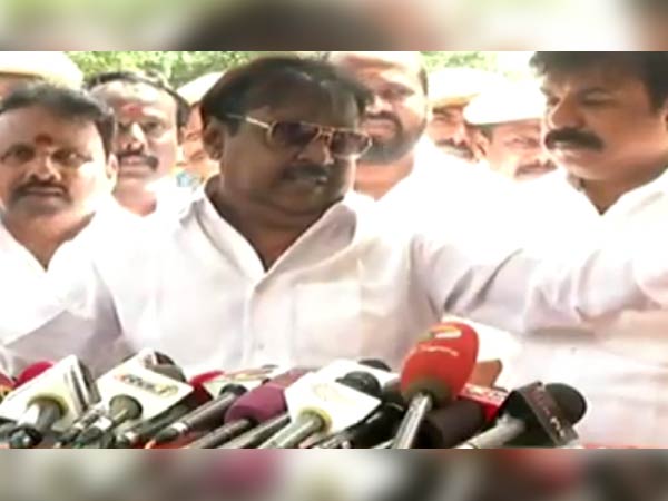 Vijayakanth slams TN govt on Flood issue Vijayakanth slams TN govt on Flood issue