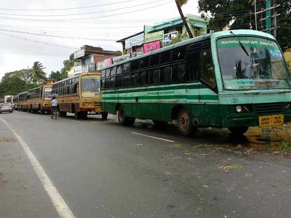சாலைகள் துண்டிப்பு