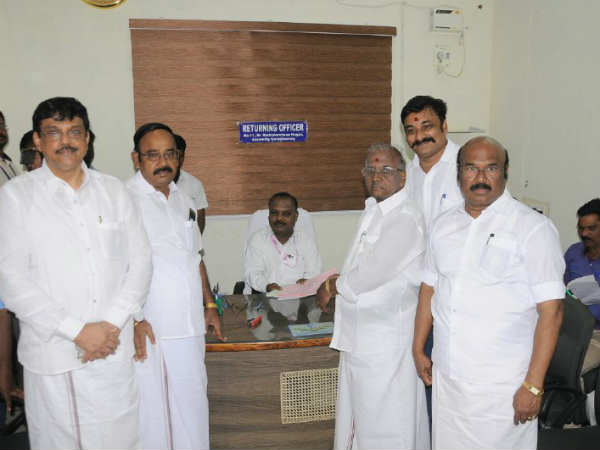 மதுசூதனன் மனு தாக்கல்