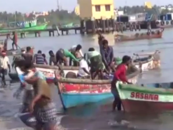 சின்னத்துறைக்கு வந்தனர்