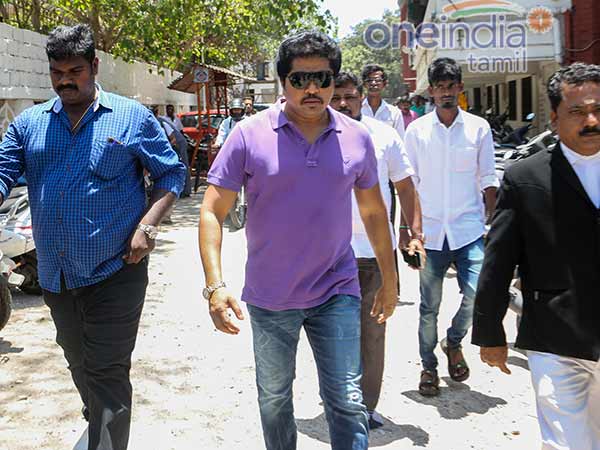 நடராஜன், பாஸ்கரனுக்கு விலக்கு