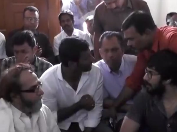 வேட்புமனு ஏற்பு