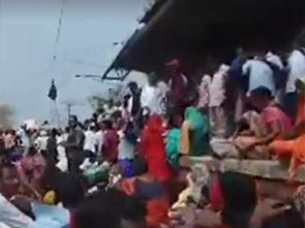 நடந்தே சென்று அடைக்கலம் கோருவோம்