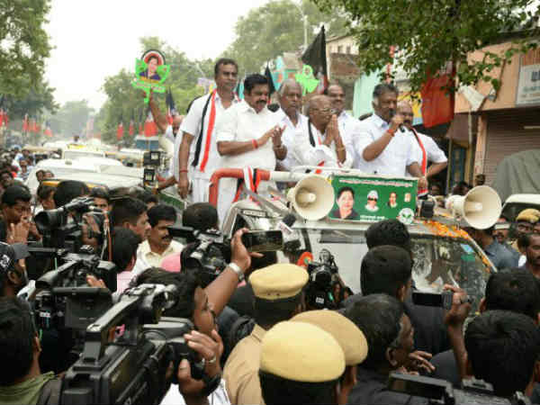ஜெ செய்த நல்லவற்றை சொல்லி வாக்கு சேகரிப்பு