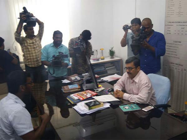 வேட்புமனுவை ஏற்றது ஏன்?