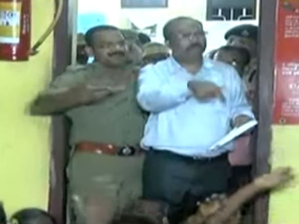 புறக்கணிக்கப்படுகிறார்களா