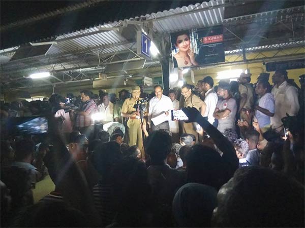 1 மணி நேரமாக பரபரப்பு