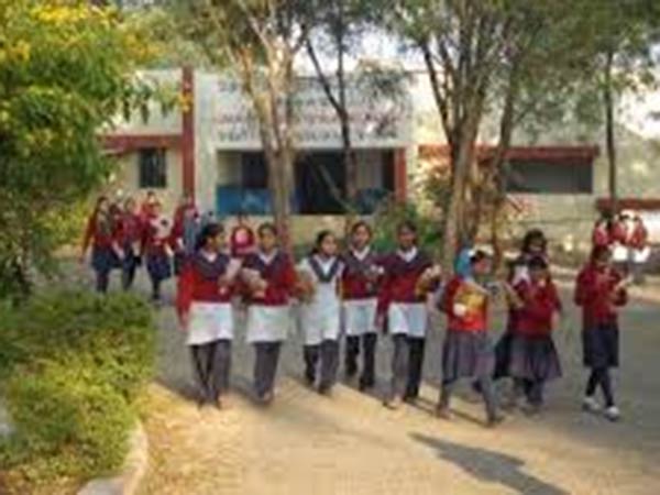நவோதயா பள்ளிகளை திறக்க வழக்கு