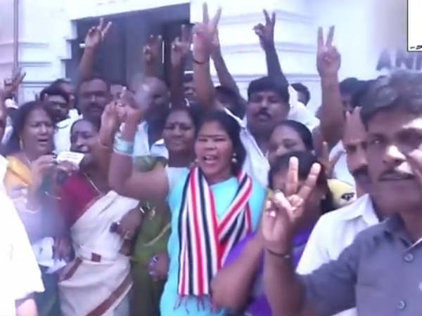 யார் குற்றம்