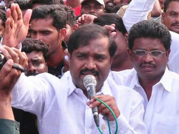 வெளி மாநிலத்தவரின் அட்டூழியங்கள்
