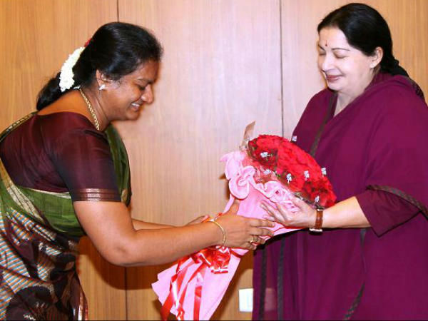 அடுத்த தலைவியாக ஜெ. அறிவிக்க இருந்தார்