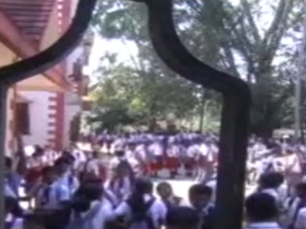 டீச்சர் மிரட்டியதும்...