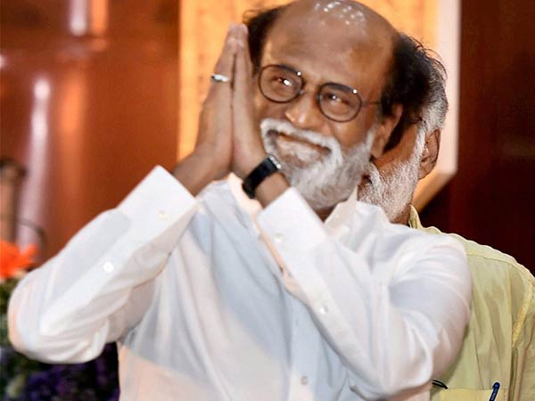 மக்களோடு மக்களாக...