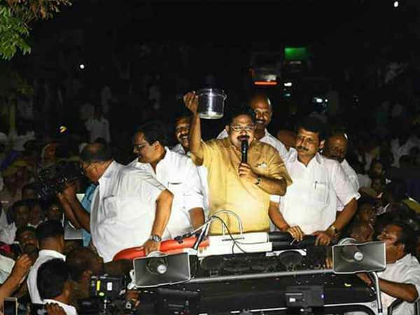 மக்கள் ஆதரவு
