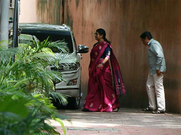 `ஃபார்மல் ரெய்டுதான்-சசிகலா கோஷ்டி