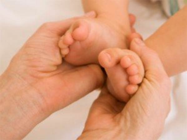தனது நிறமும் இல்லை... தந்தையின் சாயலும் இல்லை... பிறந்து 8 நாட்களே ஆன குழந்தையை கொன்ற தாய் கைது 
