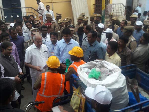 TN Governor talks about Ockhi relief to central ministers