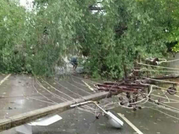 Power cut all around Kanyakumari district due to lamp posts damage and precautionary measures Power cut all around Kanyakumari district due to lamp posts damage and precautionary measures