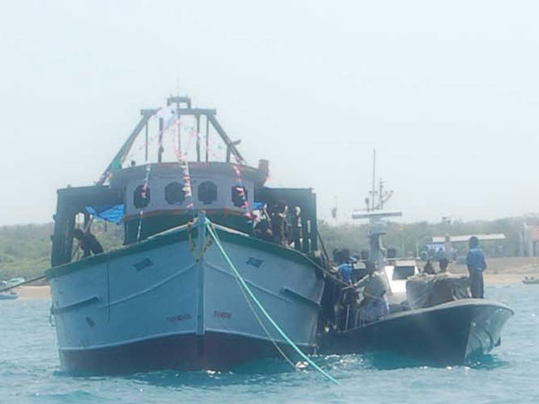 Sri Lankan navy arrests 27 TN fishermen Sri Lankan navy arrests 27 TN fishermen