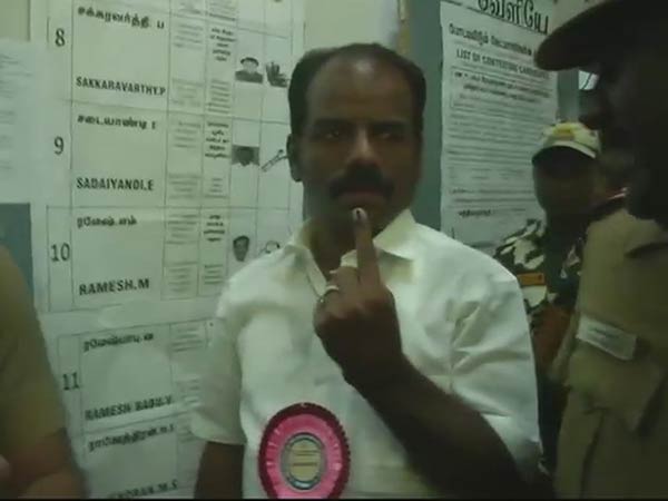 DMK candidate Maruthu Ganesh caste his vote DMK candidate Maruthu Ganesh caste his vote