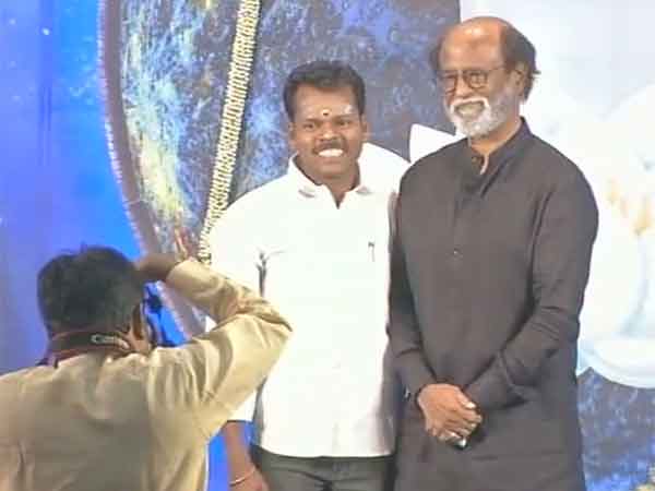 Fans pose with Rajinikanth for 2nd day Fans pose with Rajinikanth for 2nd day