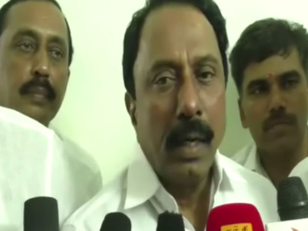 TN Minister says that Students from Tamil medium awarded with special Award TN Minister says that Students from Tamil medium awarded with special Award