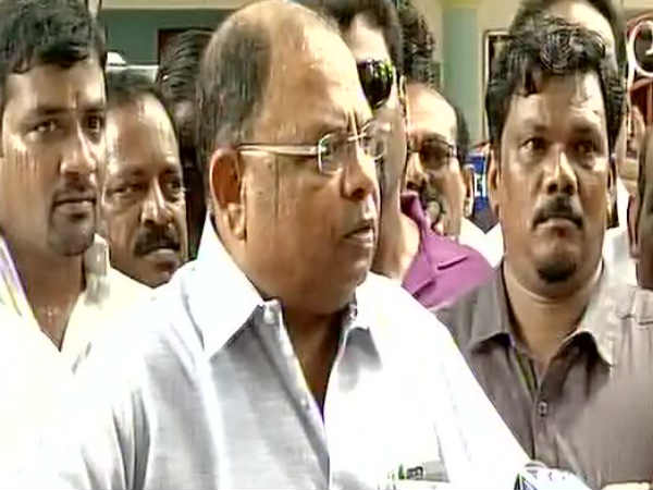Chennai HC postponed the Vetrivel's anticipatory bail plea case on Jan.3 Chennai HC postponed the Vetrivel's anticipatory bail plea case on Jan.3
