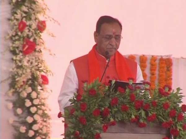 Vijay Rupani takes oath as the Gujarat CM Vijay Rupani takes oath as the Gujarat CM