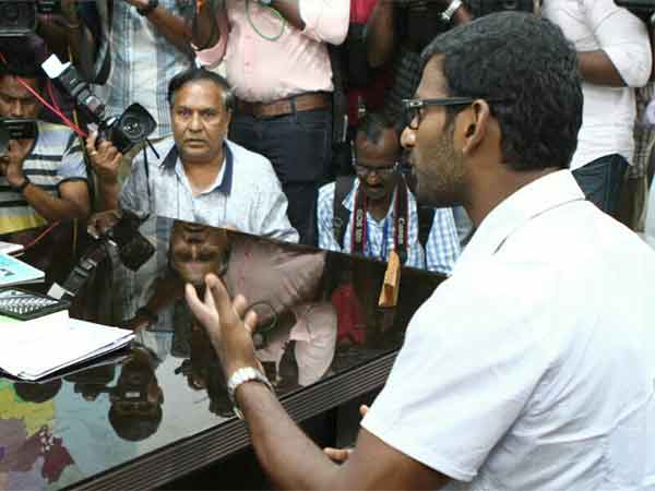 Actor Vishal meeting RK Nagar elecction officer for his last chance Actor Vishal meeting RK Nagar elecction officer for his last chance