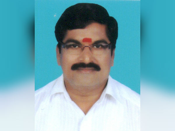 Anthiyur MLA drives bus from Erode to Anthiyur Anthiyur MLA drives bus from Erode to Anthiyur
