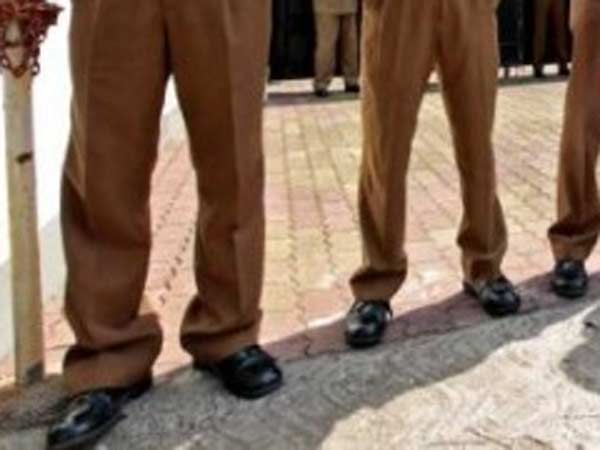 ரமேஷ்குமாருக்கு வலைவீச்சு