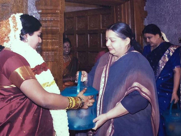 கிருஷ்ணப்ரியா வளைகாப்பு படங்கள்