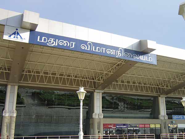 அவர் பெயரை சூட்ட வேண்டும்