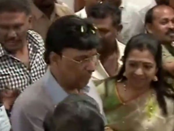 மக்களுக்காக செயலாற்ற வேண்டும்