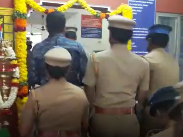 ஆய்வாளர் ஜோதி விருது வாங்கினார்