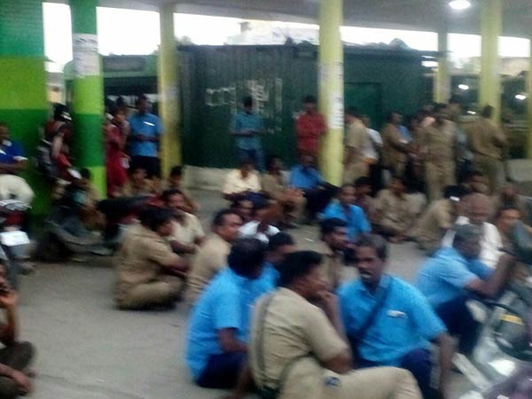 தவணை முறையில் வழங்கி வருகிறோம்