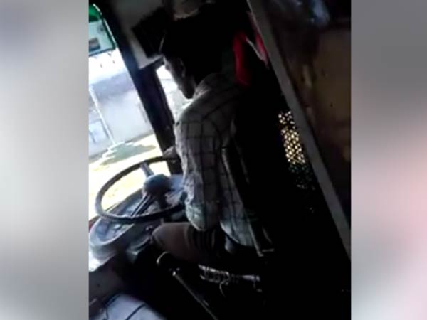 அரசுப் பேருந்தில் டிரைவிங் பயிற்சி