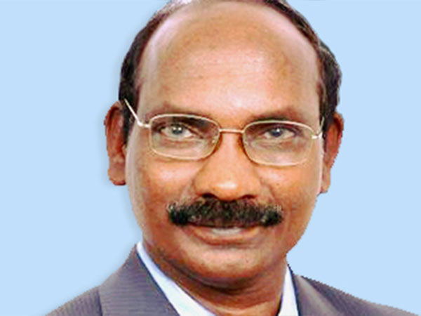 104 செயற்கைக்கோள்களை ஏவியவர்