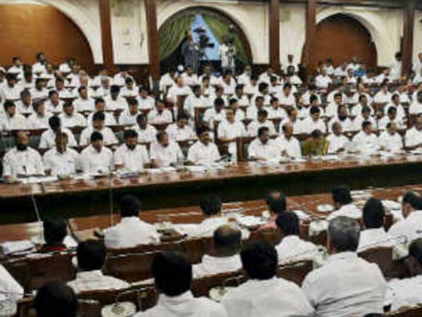 கர்நாடகாவில் தொங்கு சட்டசபை